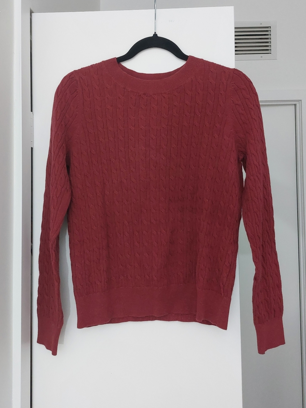 Uniqlo | Cableknit Round Neck Sweater